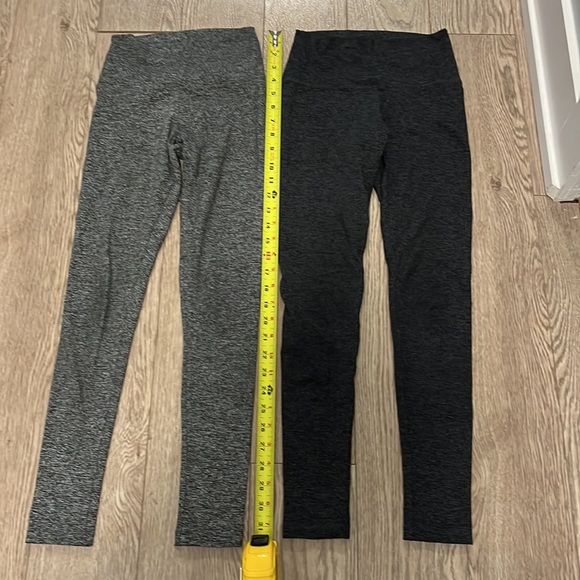 Two pairs of Priv leggings in size XS - Picture 3 of 4